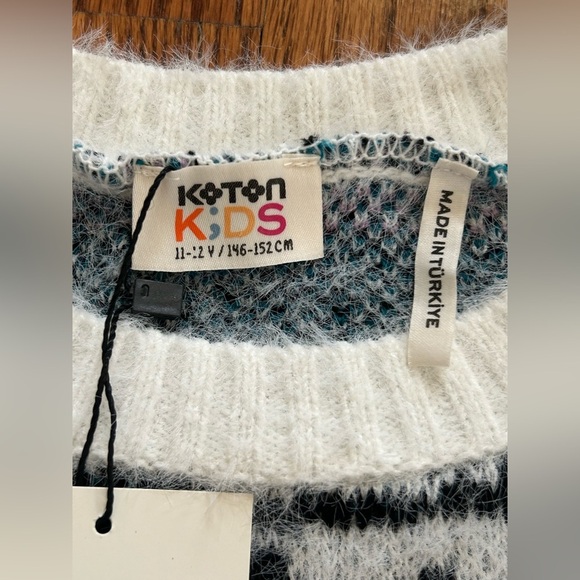 Koton Kids Zebra Floral Fuzzy Sweater Girls Size 11–12 - Picture 3 of 4